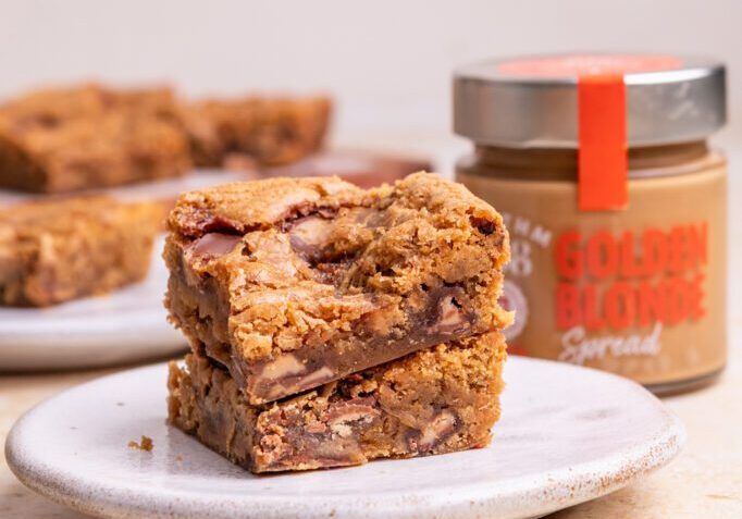 GOLDEN BLONDIES-3